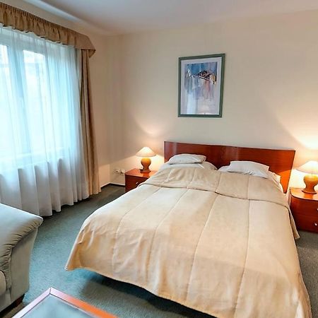 Klub Hotel Dunaújváros Rum bild